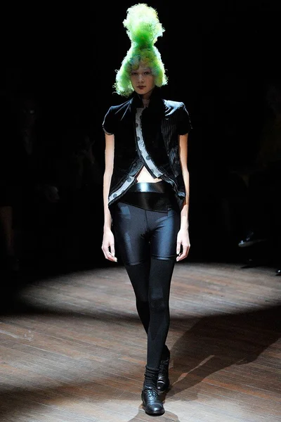 Look 11